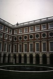 hamptoncourt-wren.jpg